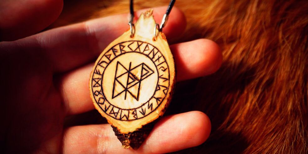 A powerful runic amulet for good luck